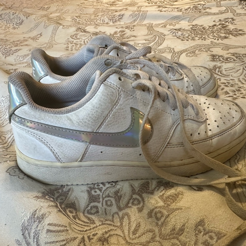 Nike Court Vision Low White Sneakers with Holographic Logo size 6.5 - Picture 5 of 9